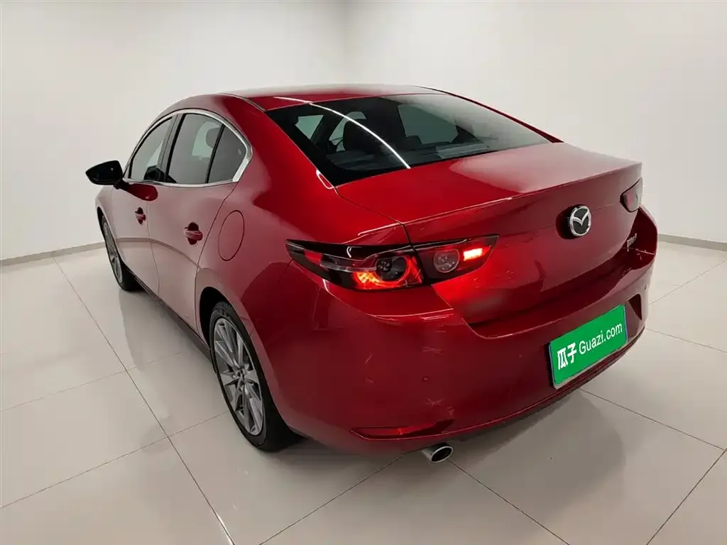 Mazda 3 Axela — фото 3