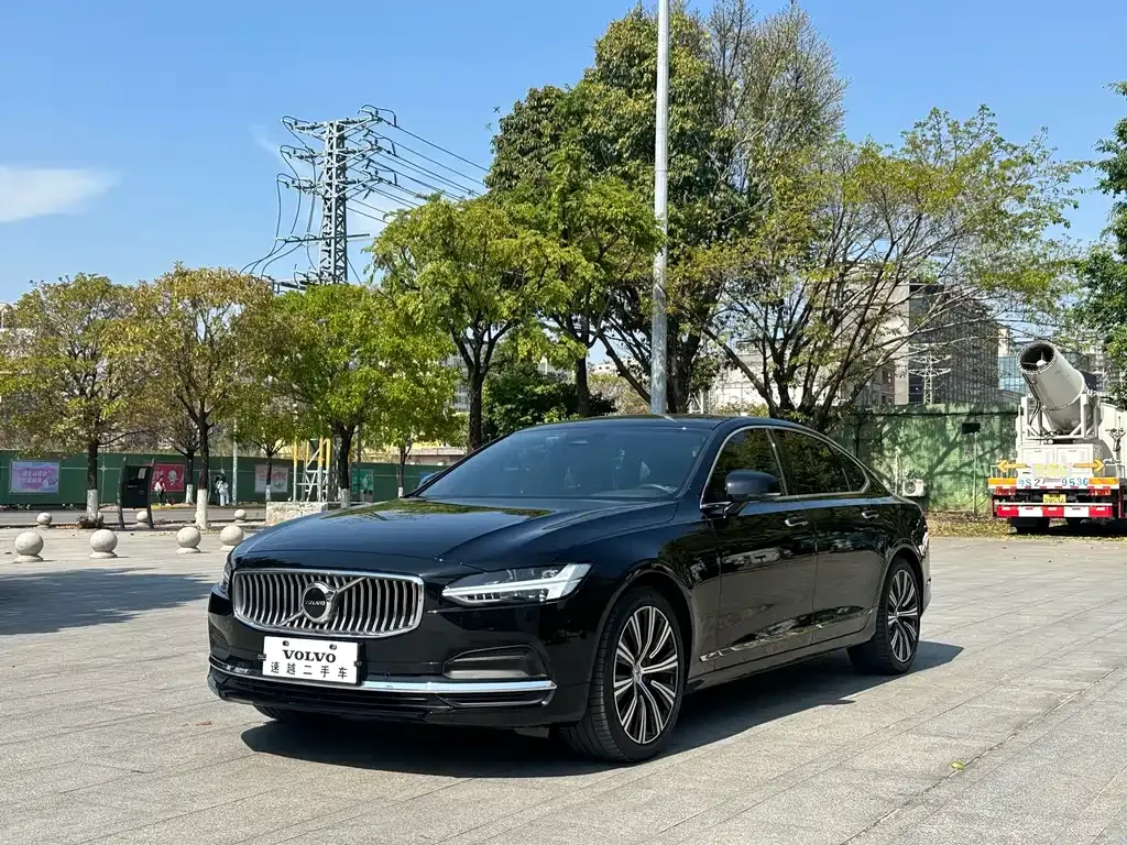 Volvo S90 — фото 1