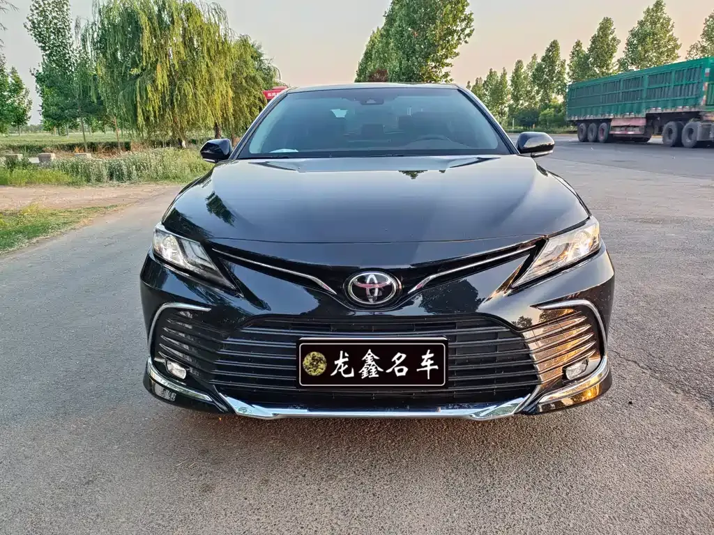 Toyota Camry — фото 9