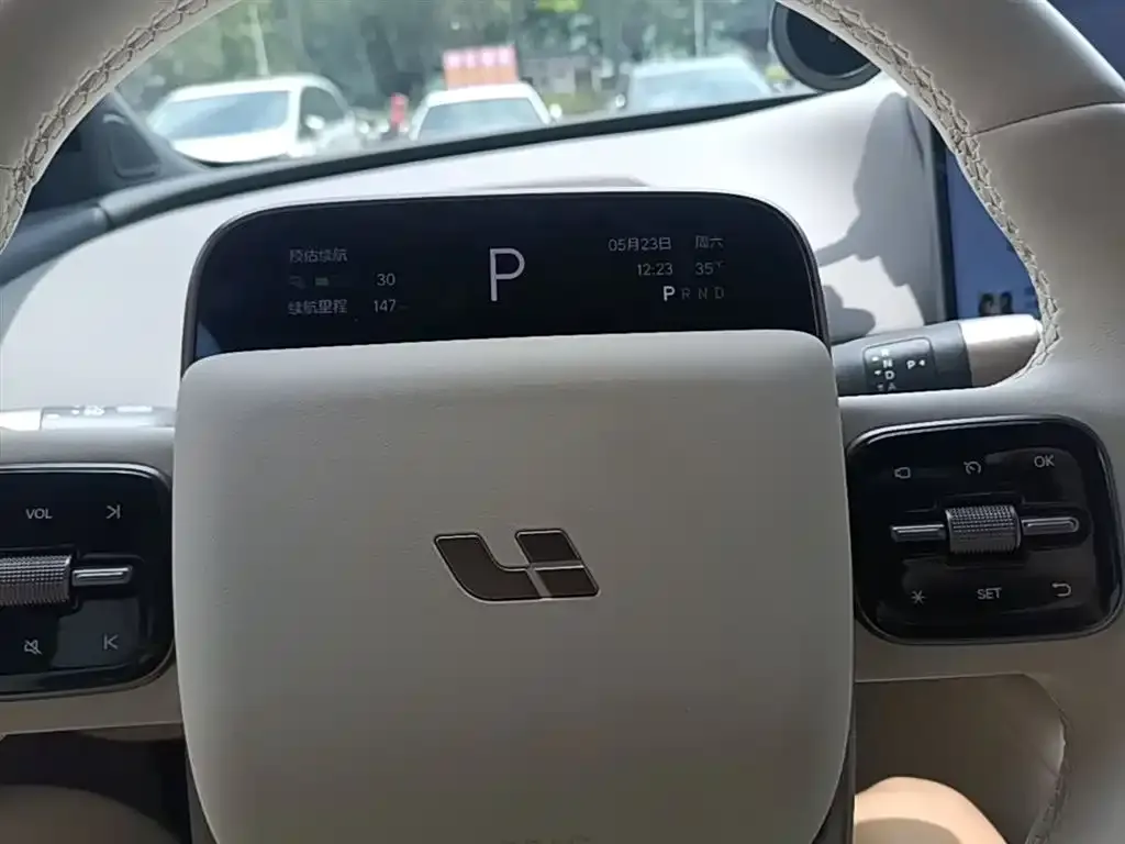 Li Auto i6 — фото 2