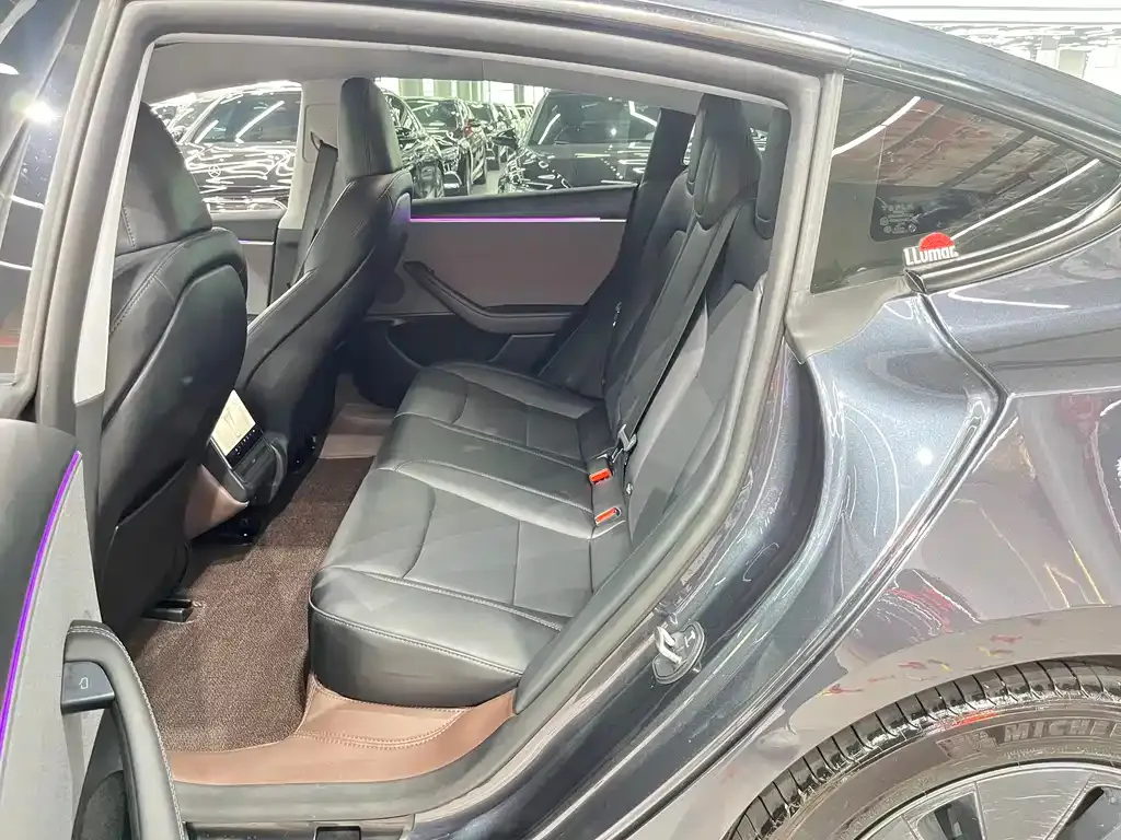 Tesla Model 3 — фото 2