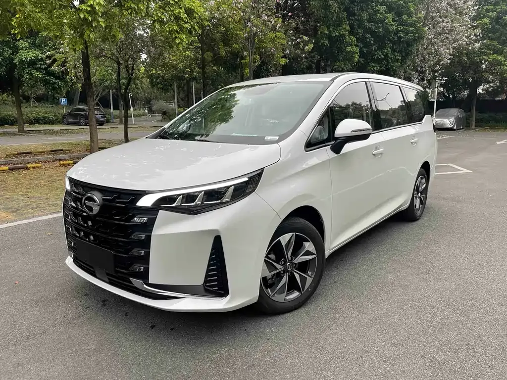 GAC Motor Trumpchi M6 — фото 1