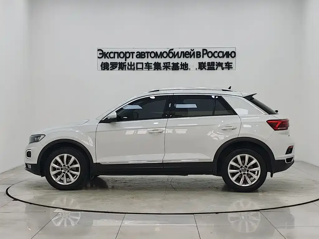 Volkswagen T-Roc — фото 10
