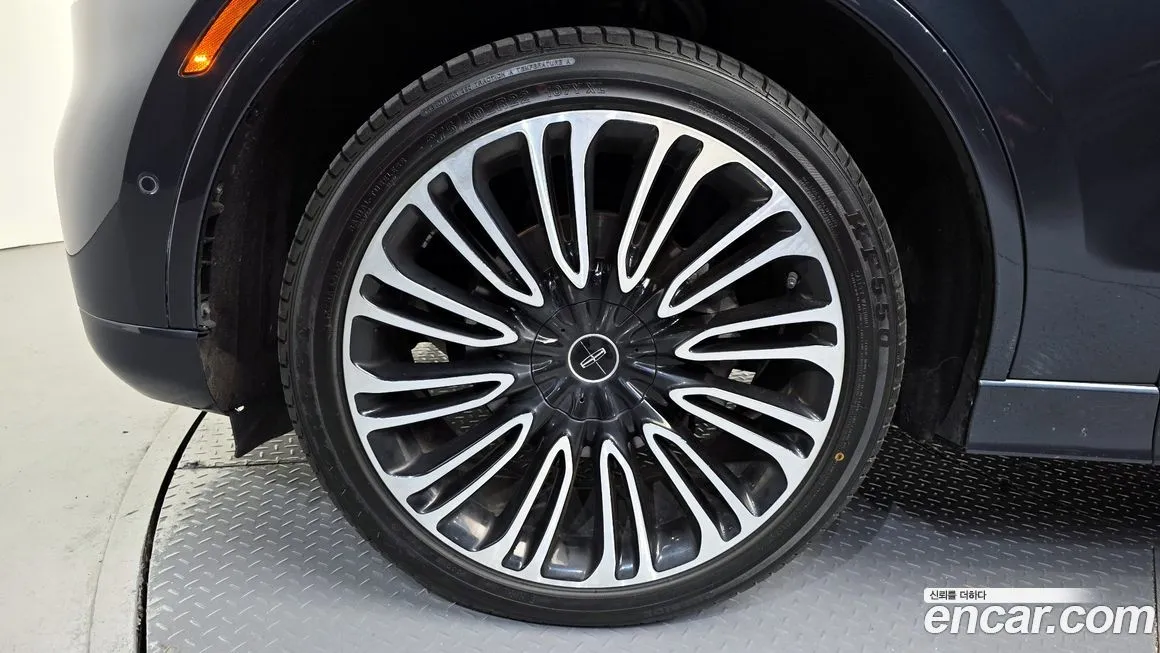 Lincoln Aviator — фото 8