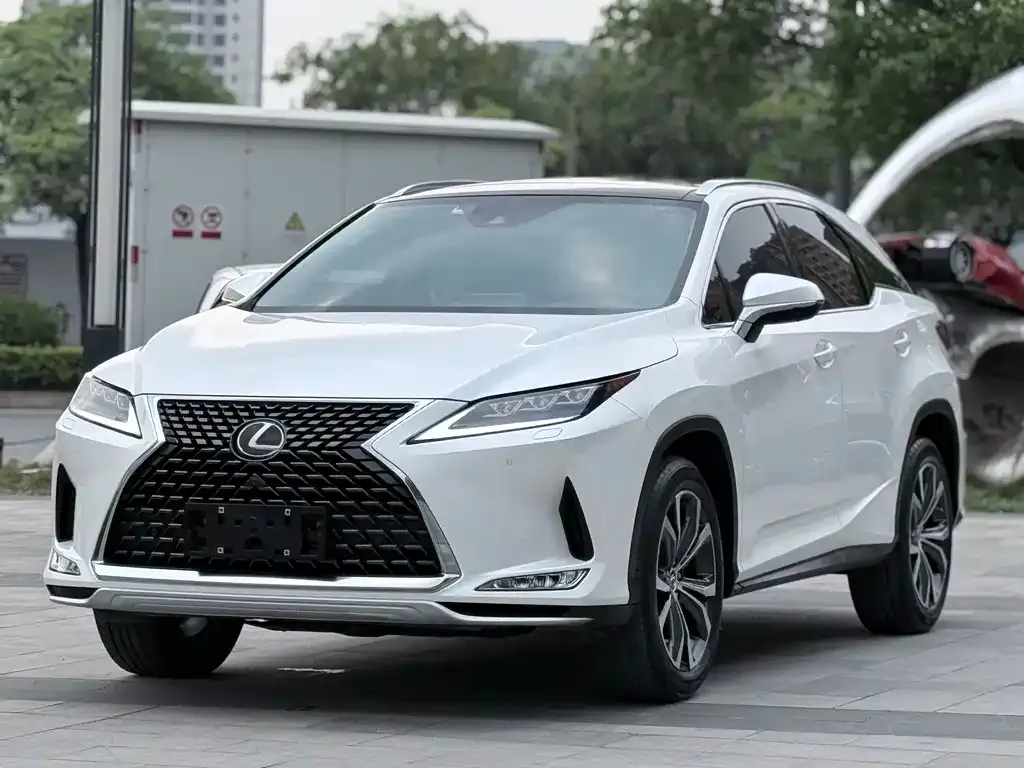 Lexus RX — фото 1