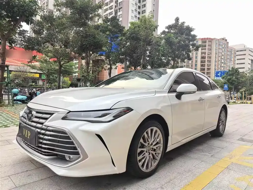 Toyota Avalon — фото 10