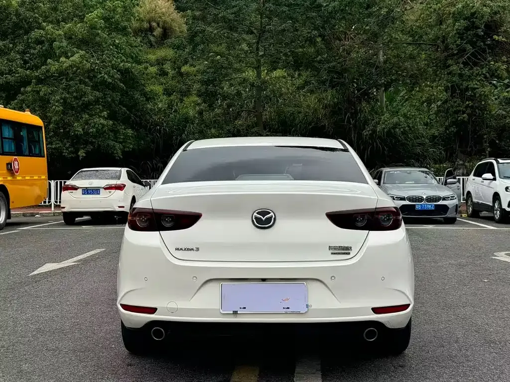 Mazda 3 Axela — фото 10