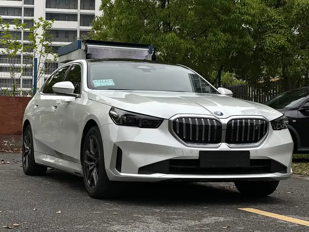BMW i5 2025 из CN, фото 9