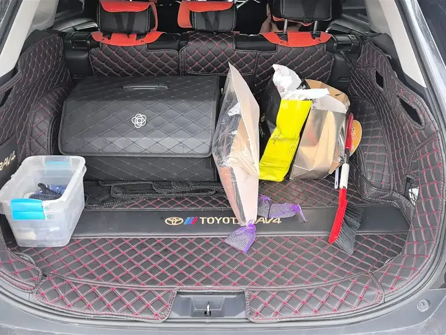 Toyota RAV4 — фото 10