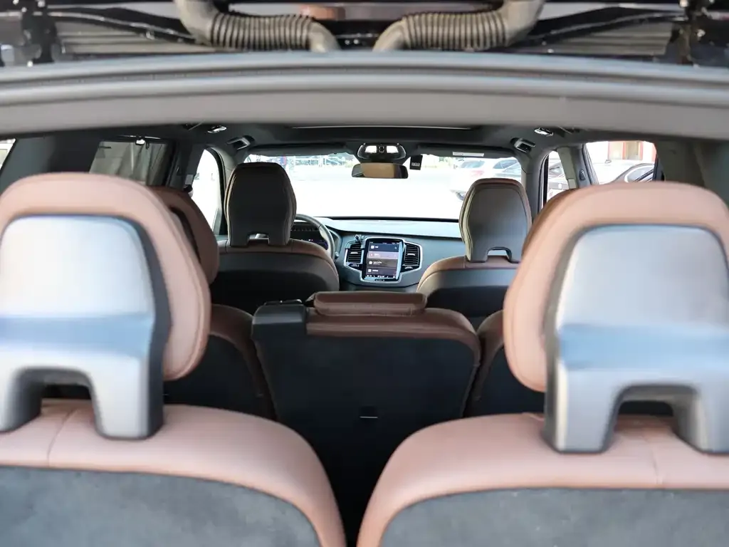 Volvo XC90 2025 из CN, фото 5