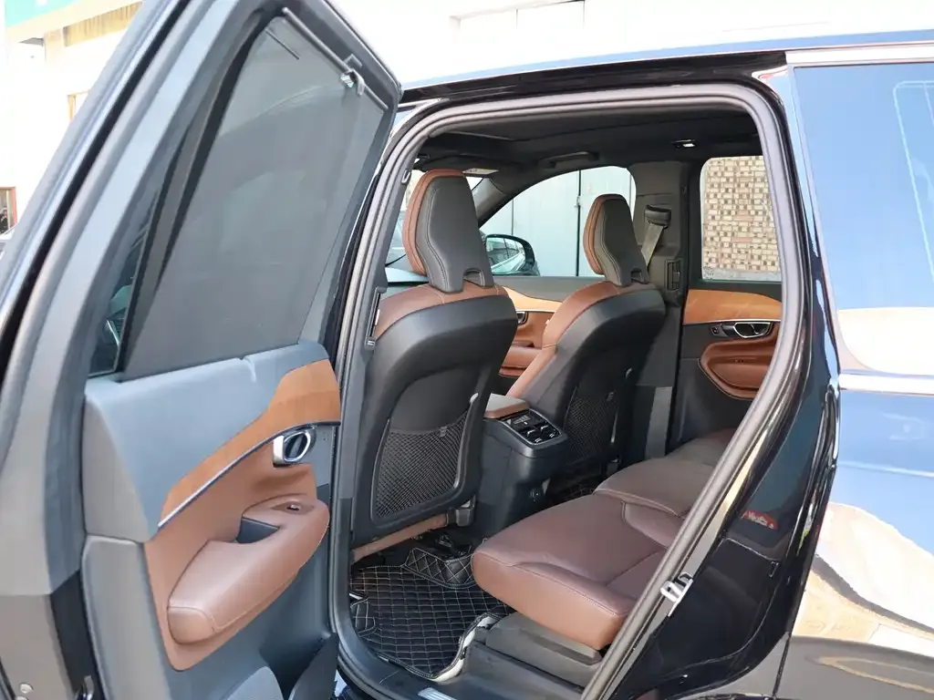 Volvo XC90 2025 из CN, фото 7