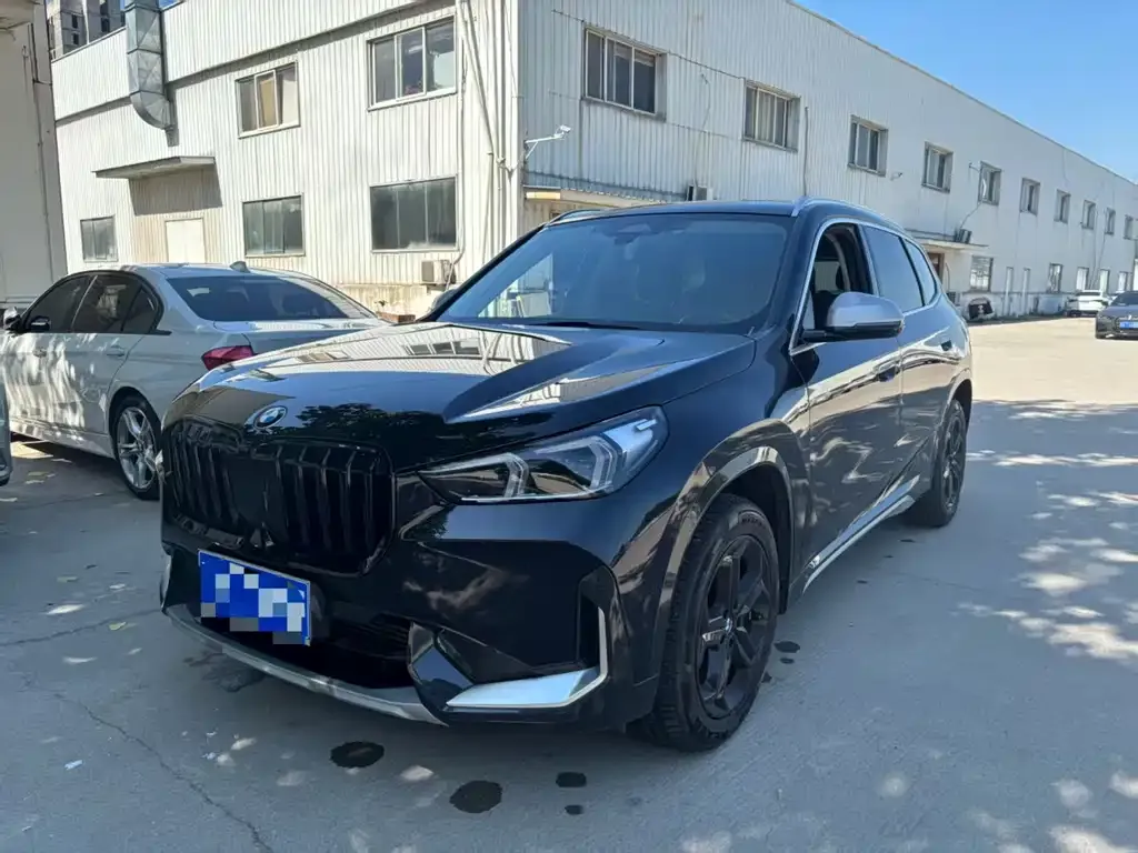 BMW X1 — фото 1