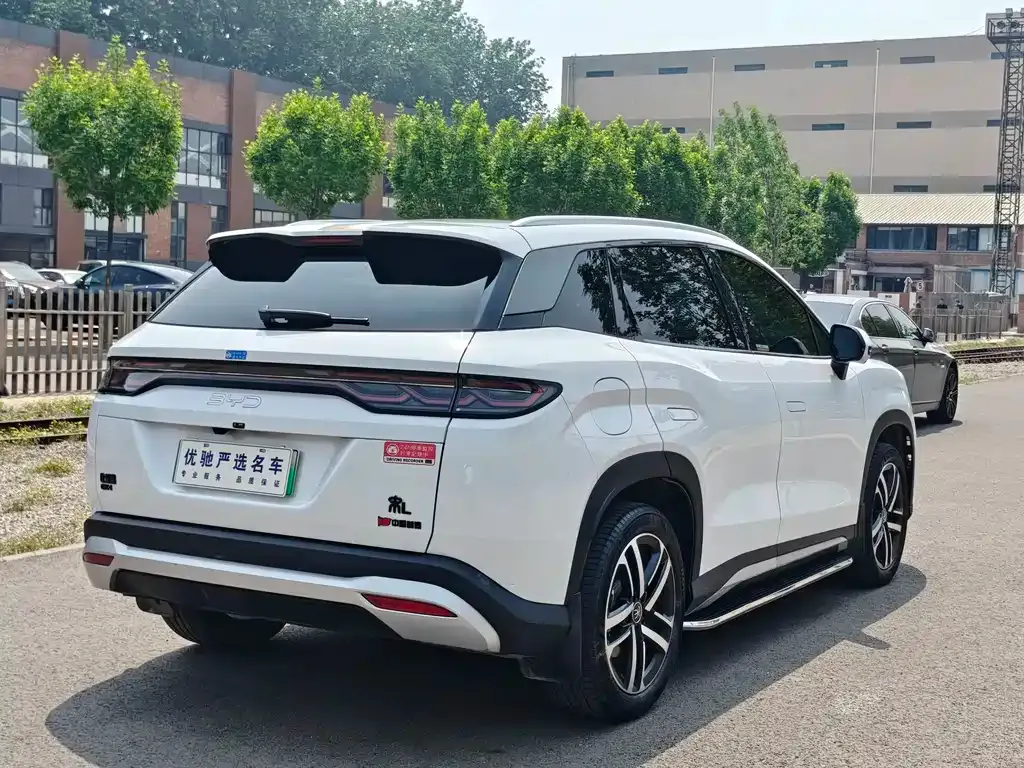 BYD L DM-i — фото 2
