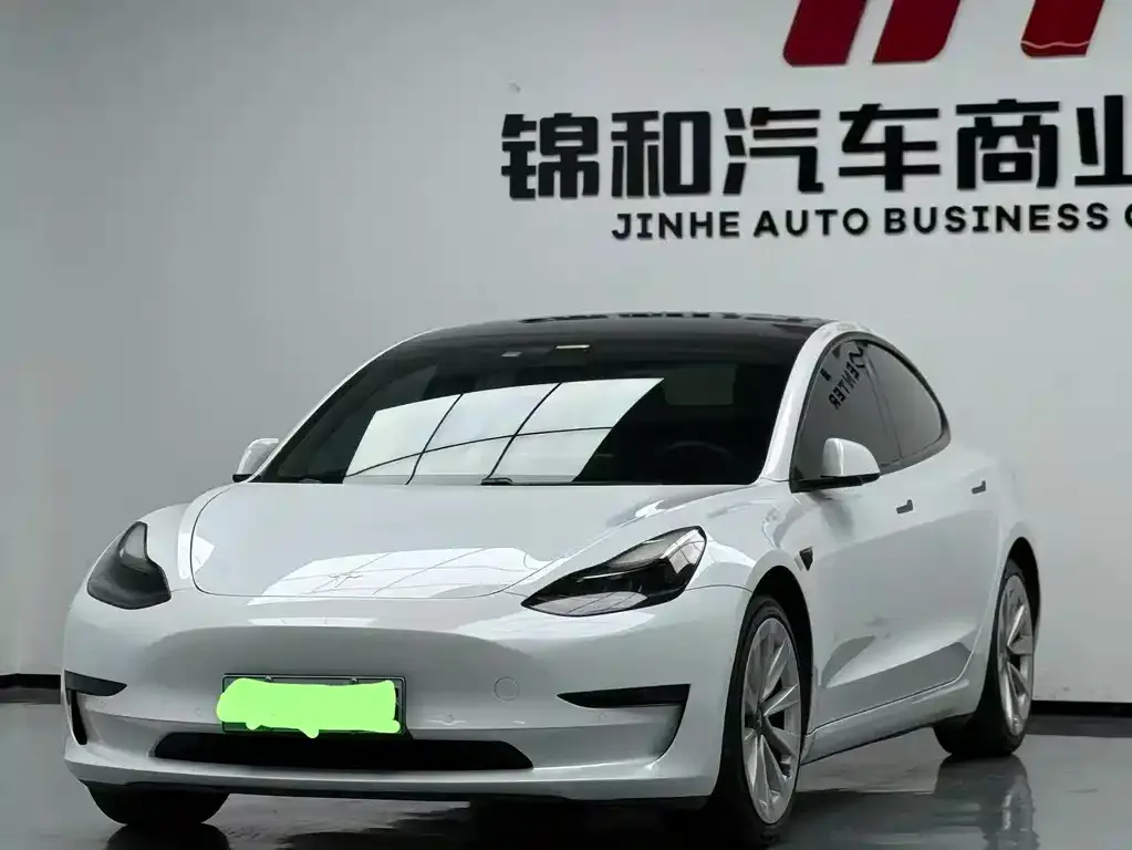 Tesla Model 3 — фото 1