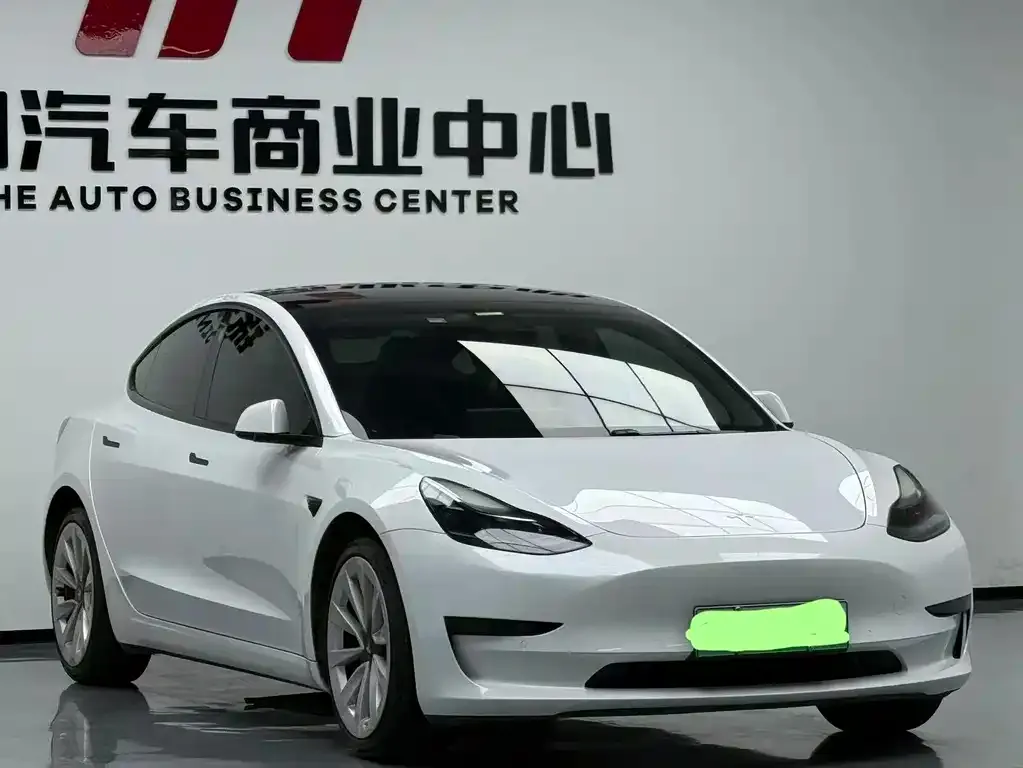 Tesla Model 3 — фото 10