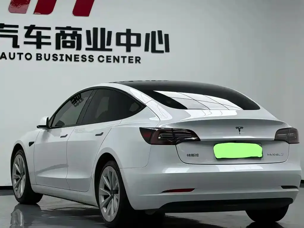 Tesla Model 3 — фото 6