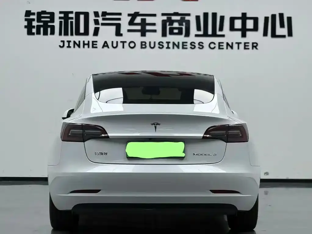 Tesla Model 3 — фото 7