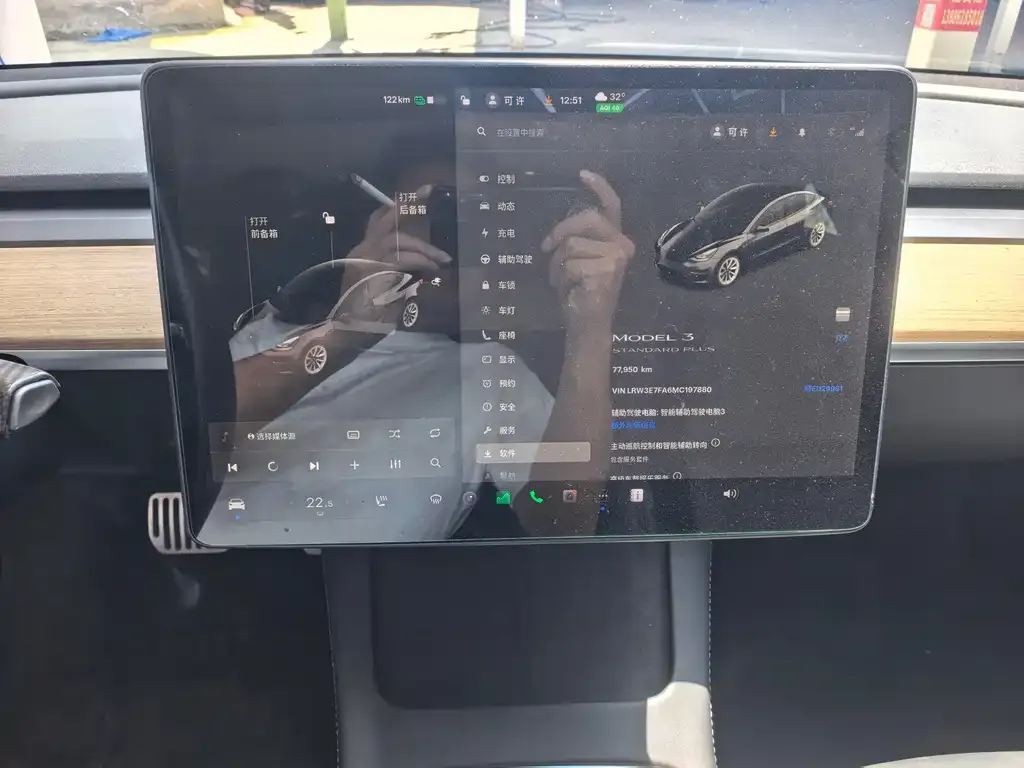 Tesla Model 3 — фото 2