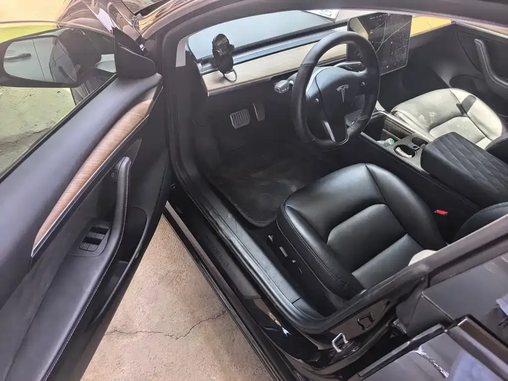Tesla Model 3 — фото 10