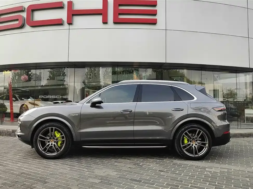 Porsche Cayenne Hybrid — фото 7