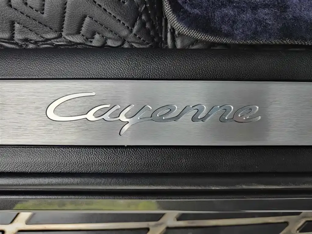 Porsche Cayenne Hybrid — фото 10