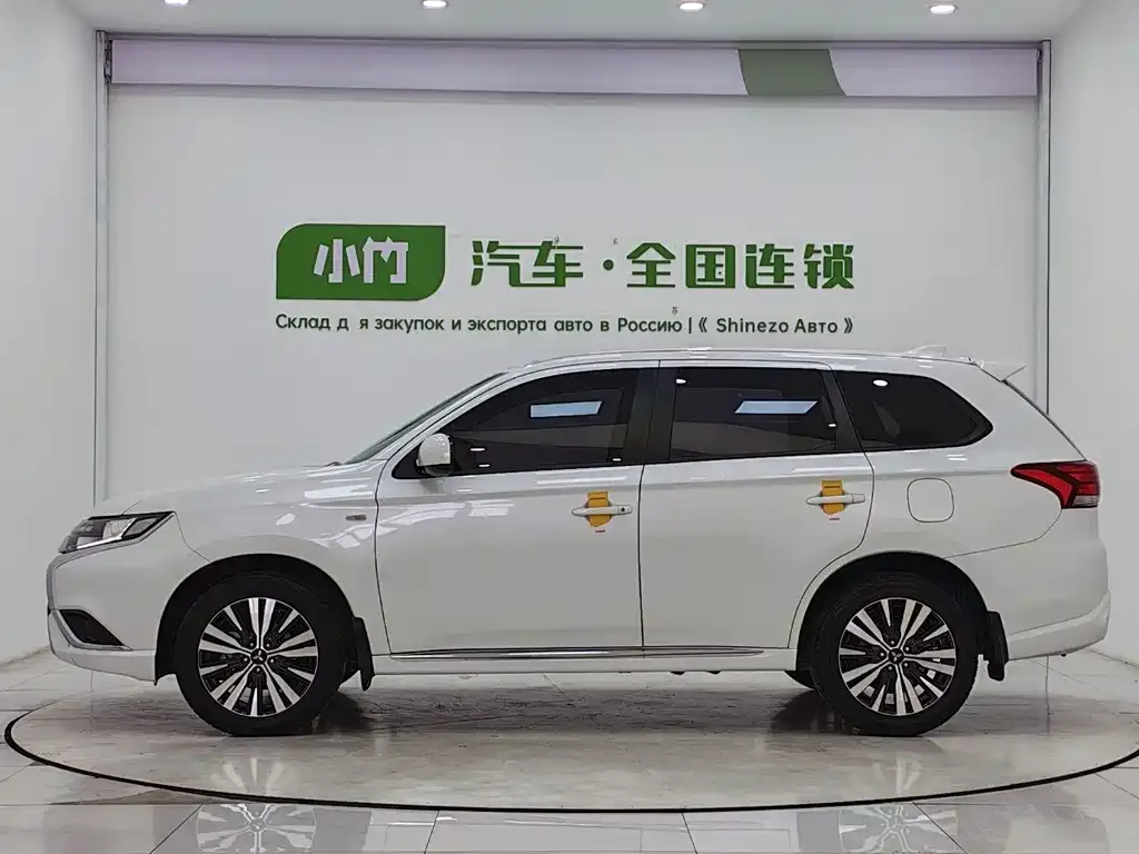 Mitsubishi Outlander 2024 из CN, фото 2