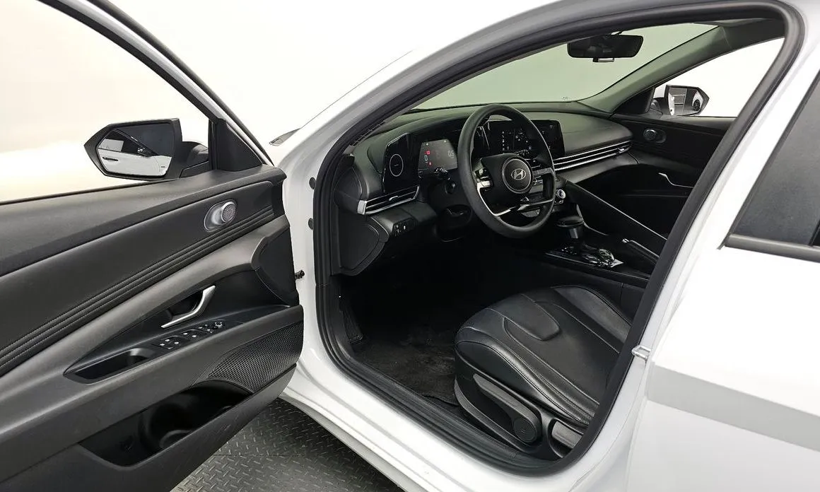 Hyundai AVANTE — фото 4