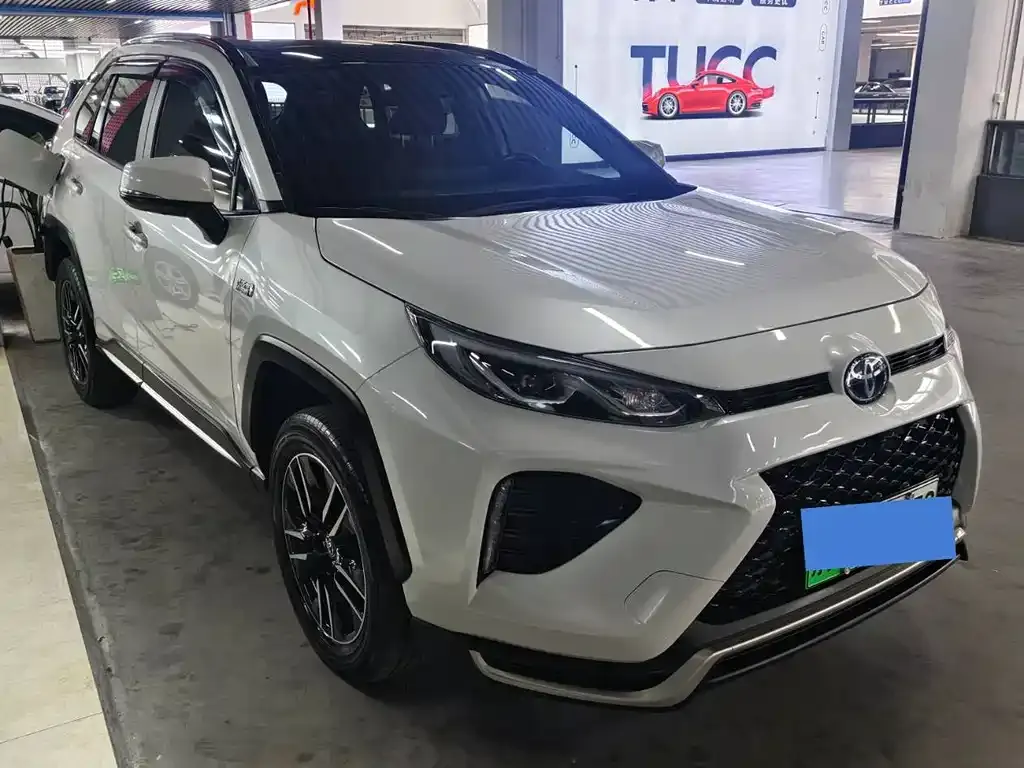 Toyota Wildlander — фото 5