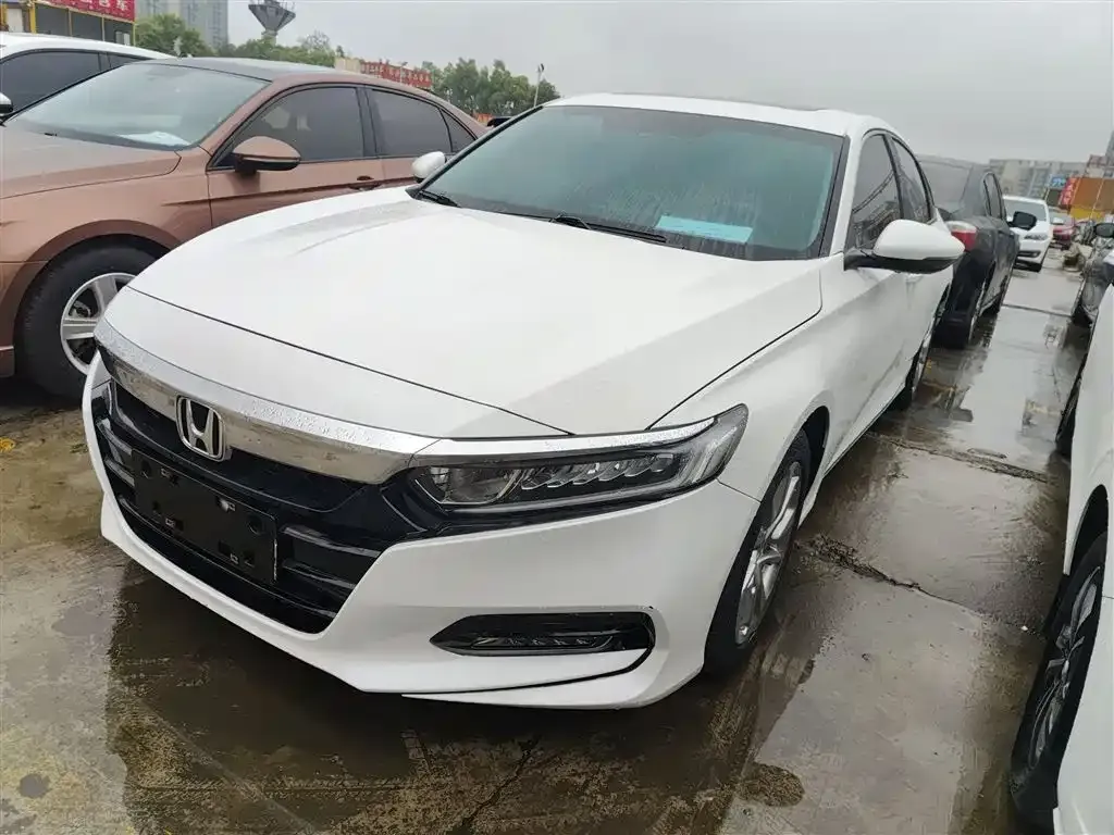 Honda Accord — фото 9