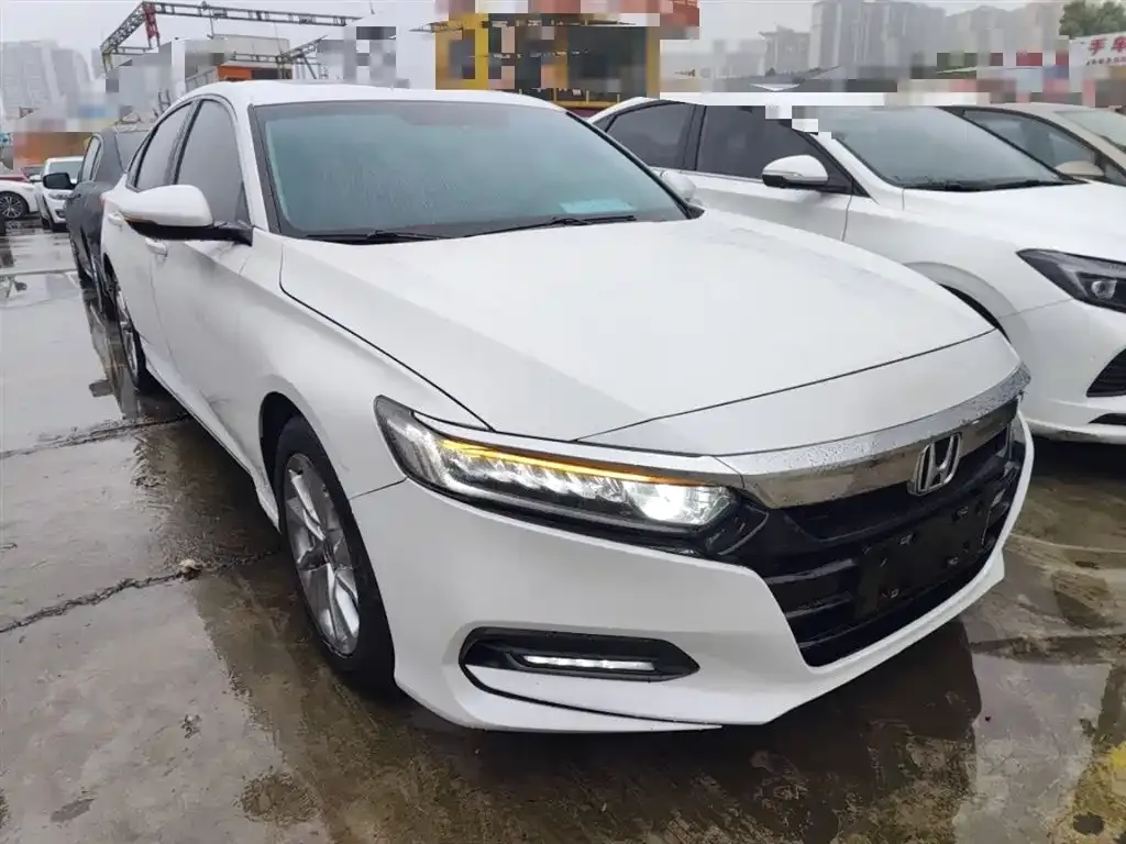 Honda Accord — фото 7