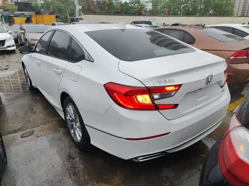 Honda Accord — фото 5