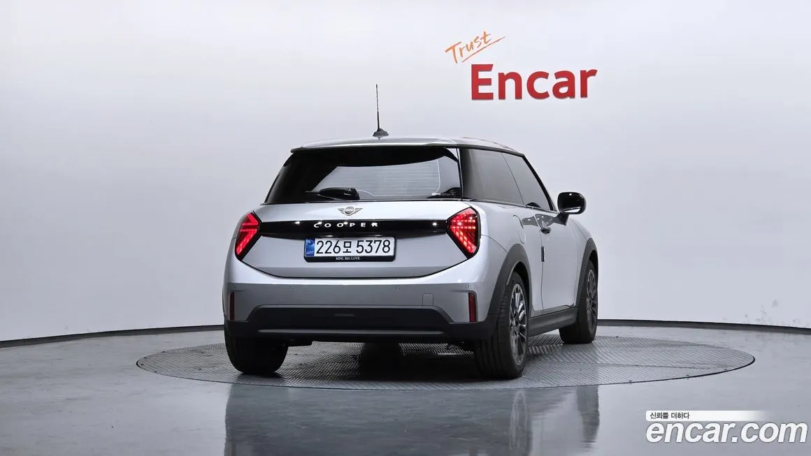 Mini Cooper 2025 из KR, фото 3