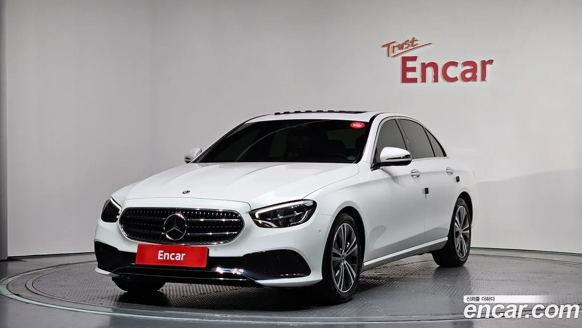 Mercedes-Benz E-Class — фото 1