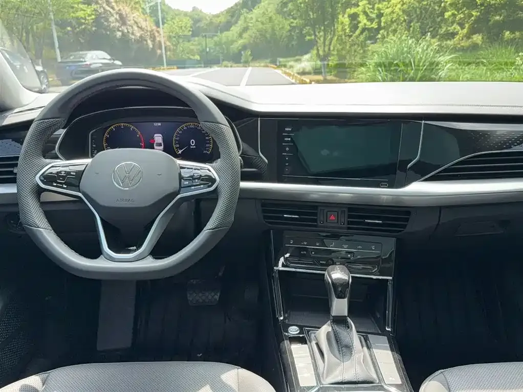 Volkswagen Passat — фото 5