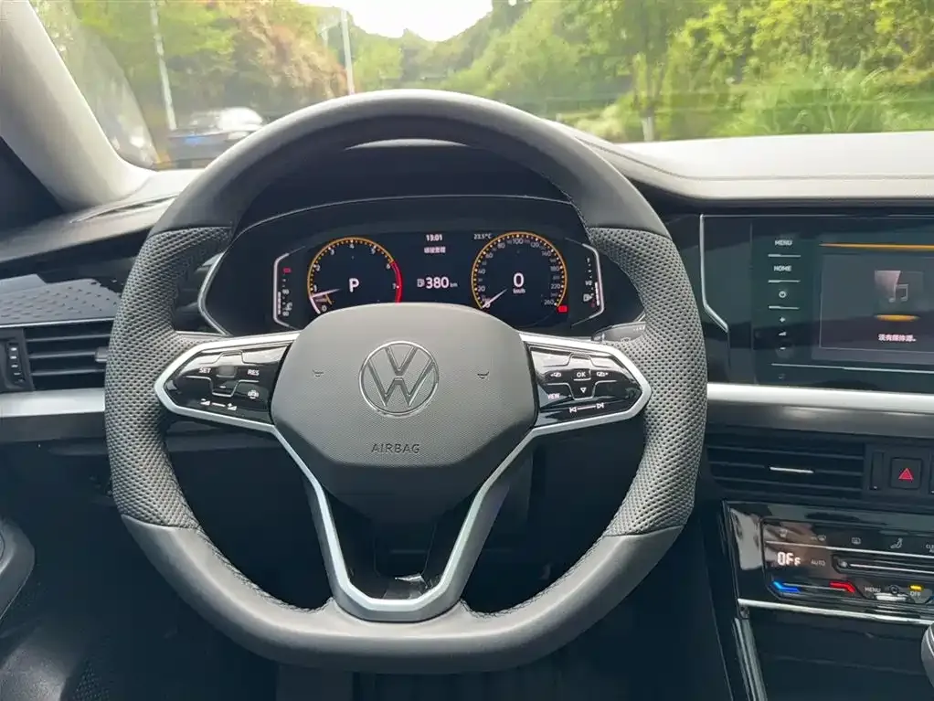 Volkswagen Passat — фото 10