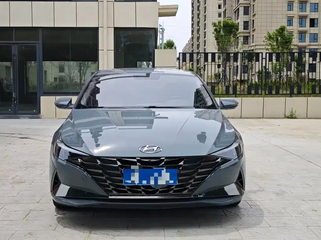 Hyundai Elantra — фото 3
