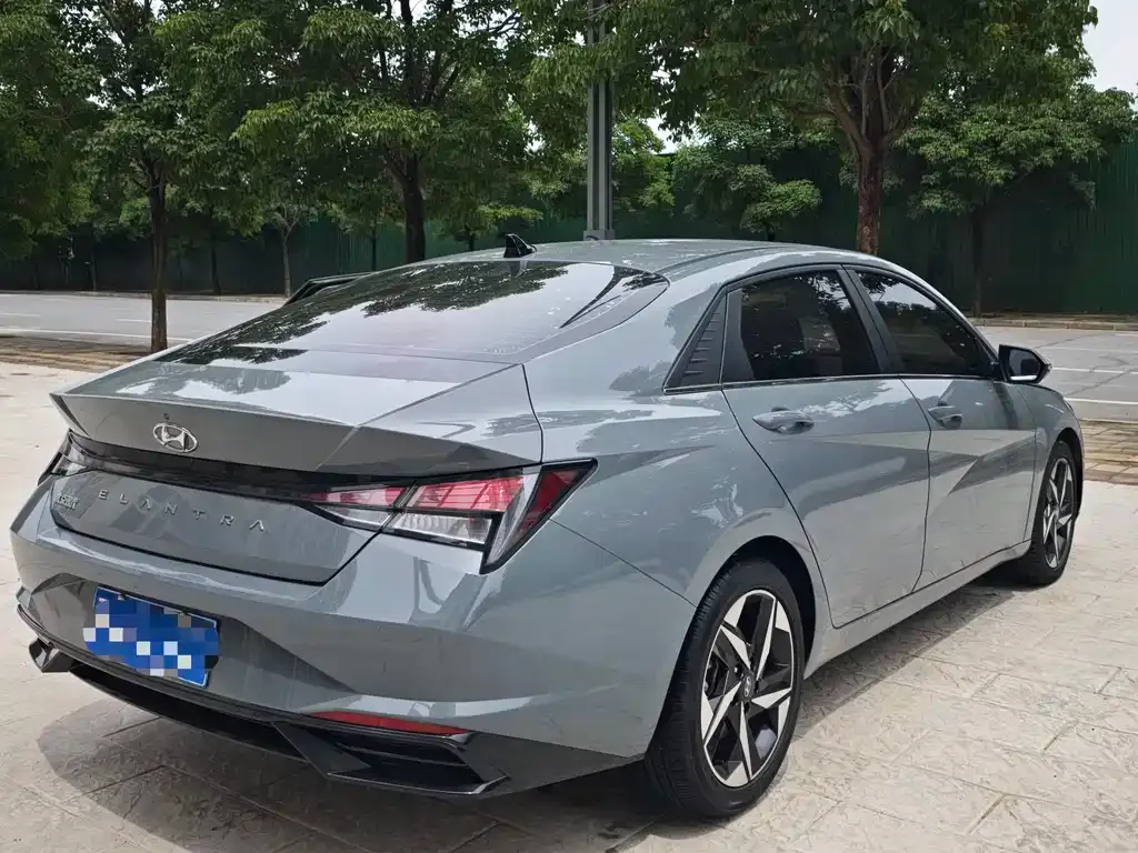 Hyundai Elantra — фото 8