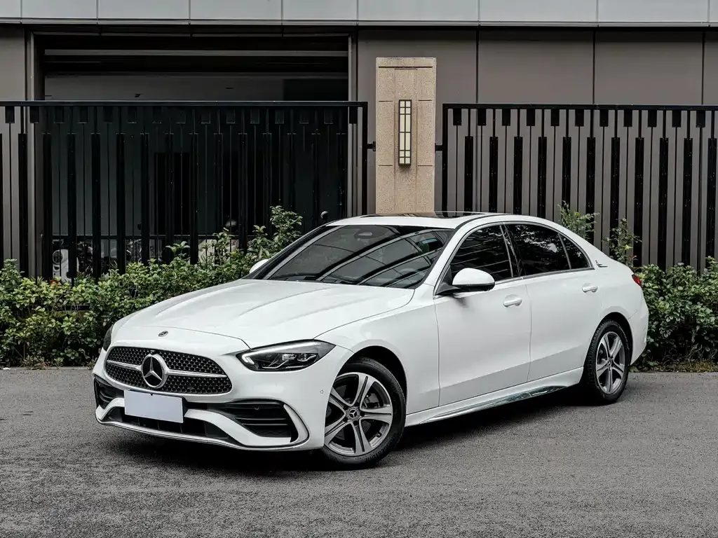 Mercedes-Benz C-Class — фото 1