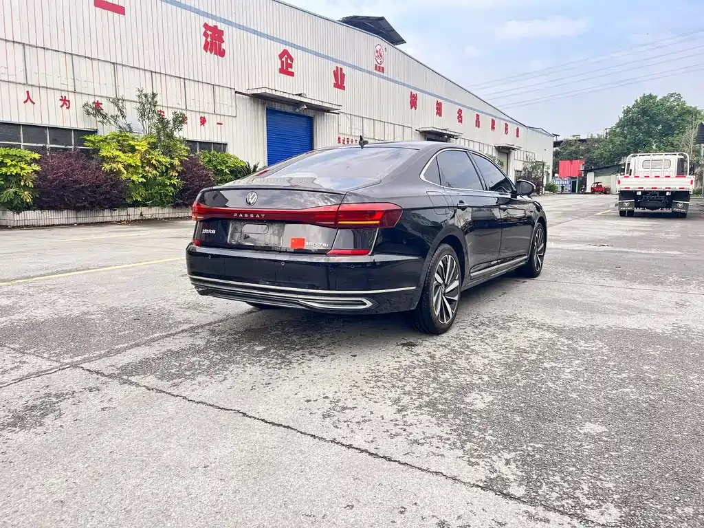 Volkswagen Passat — фото 5