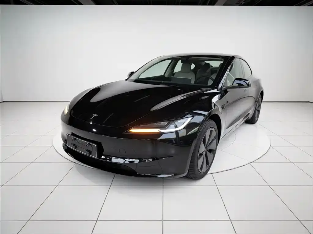 Tesla Model 3 — фото 8
