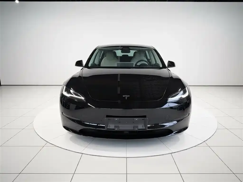 Tesla Model 3 — фото 3
