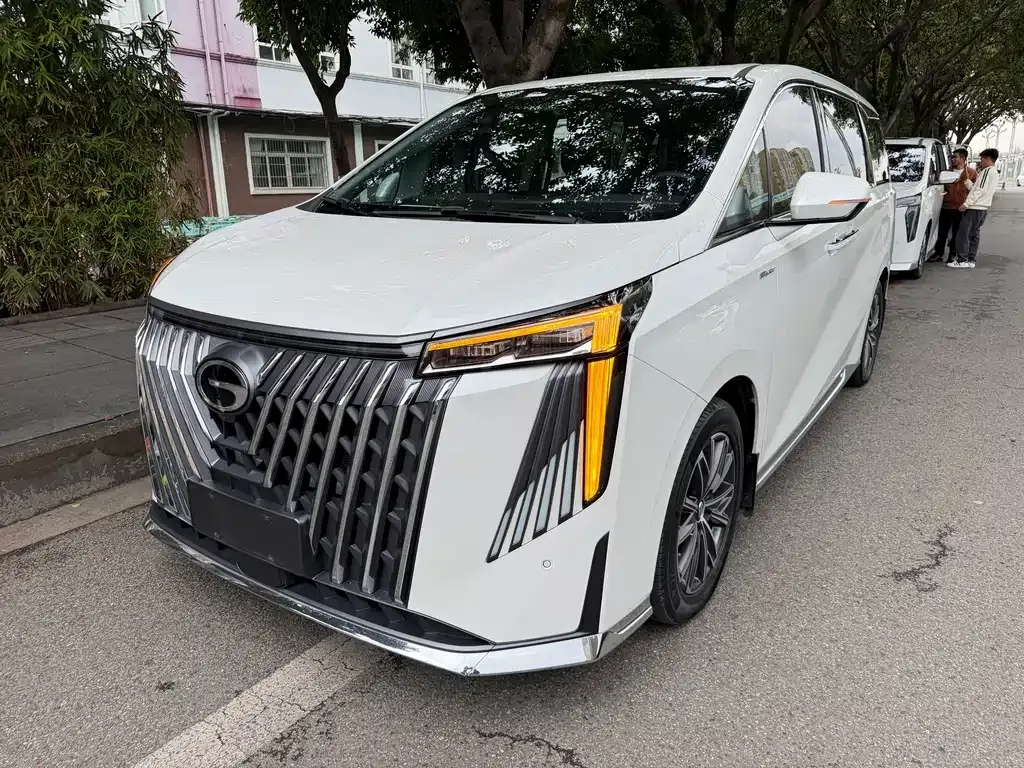 GAC Motor Trumpchi M8 — фото 1