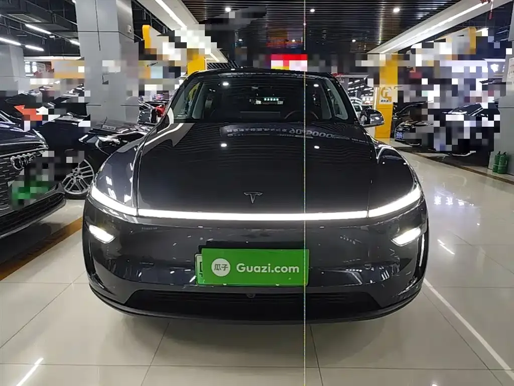 Tesla Model Y — фото 9
