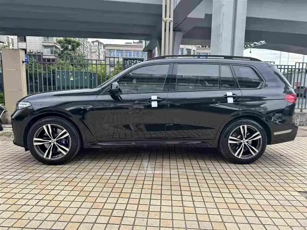 BMW X7 — фото 2