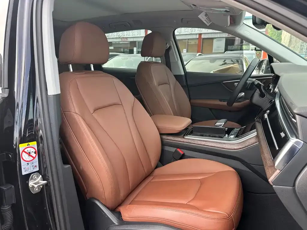 Audi Q7 2021 из CN, фото 3