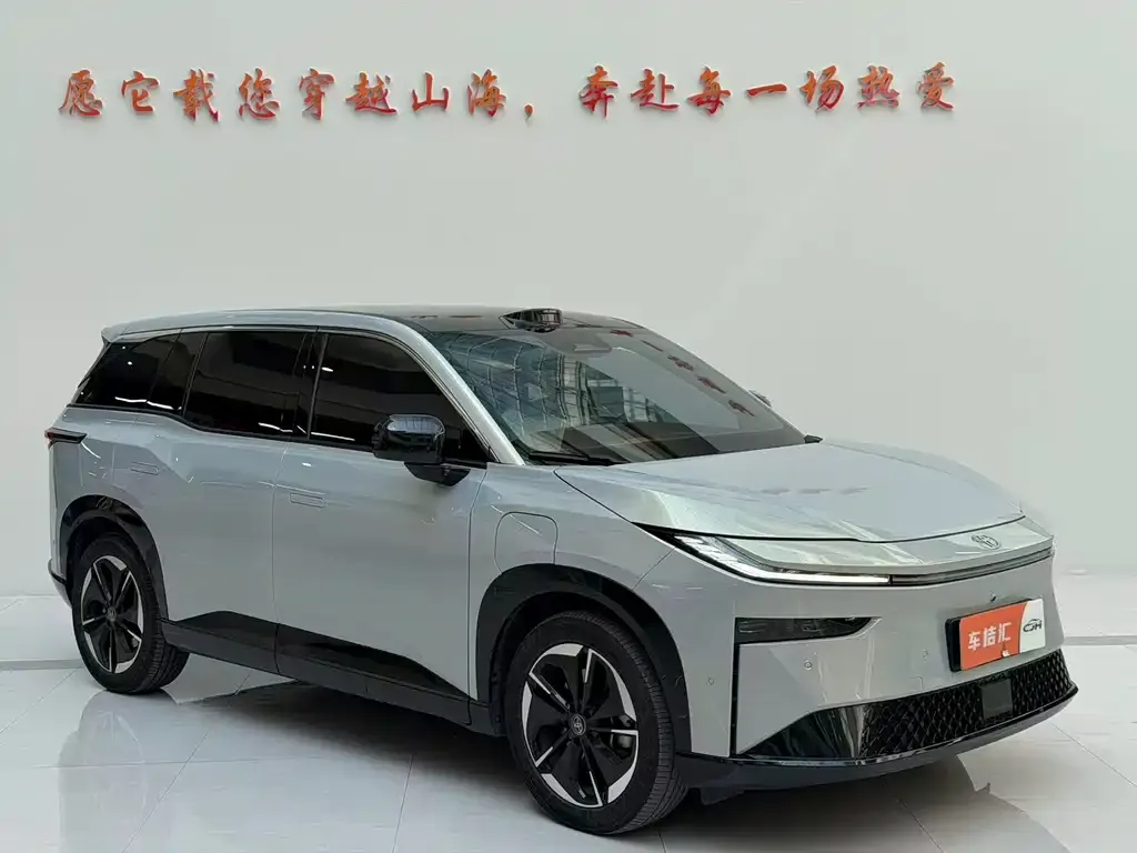 Toyota Platinum 3X 2025 из CN, фото 5