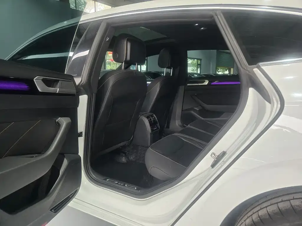 Volkswagen CC 2025 из CN, фото 5