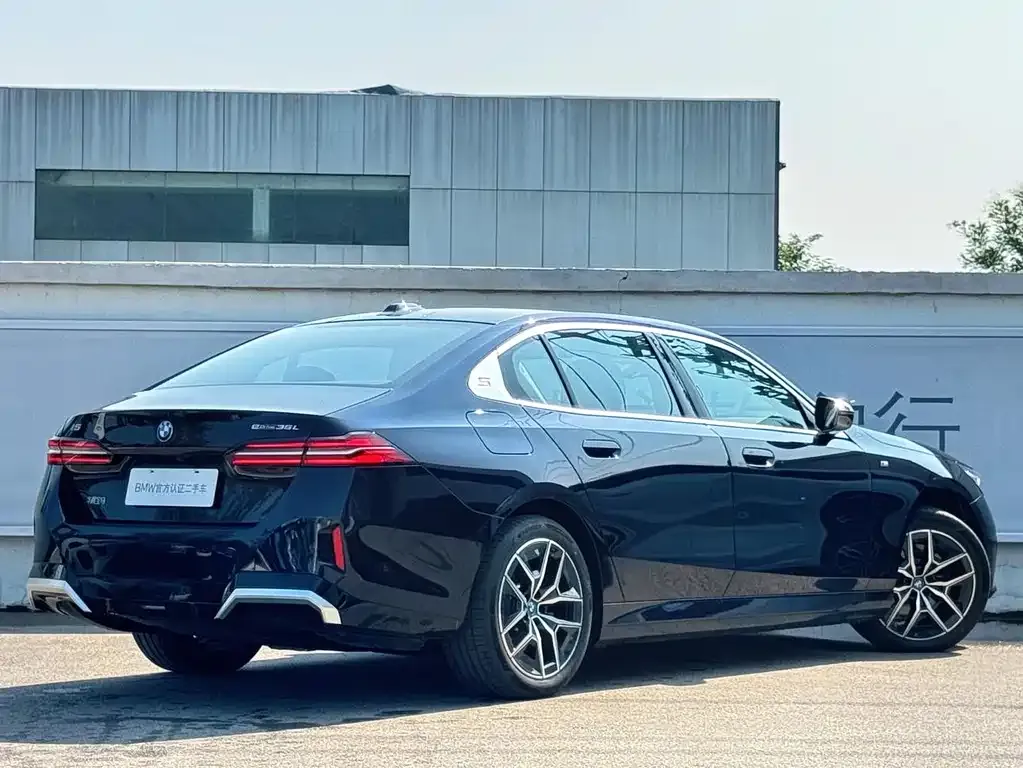 BMW i5 — фото 4