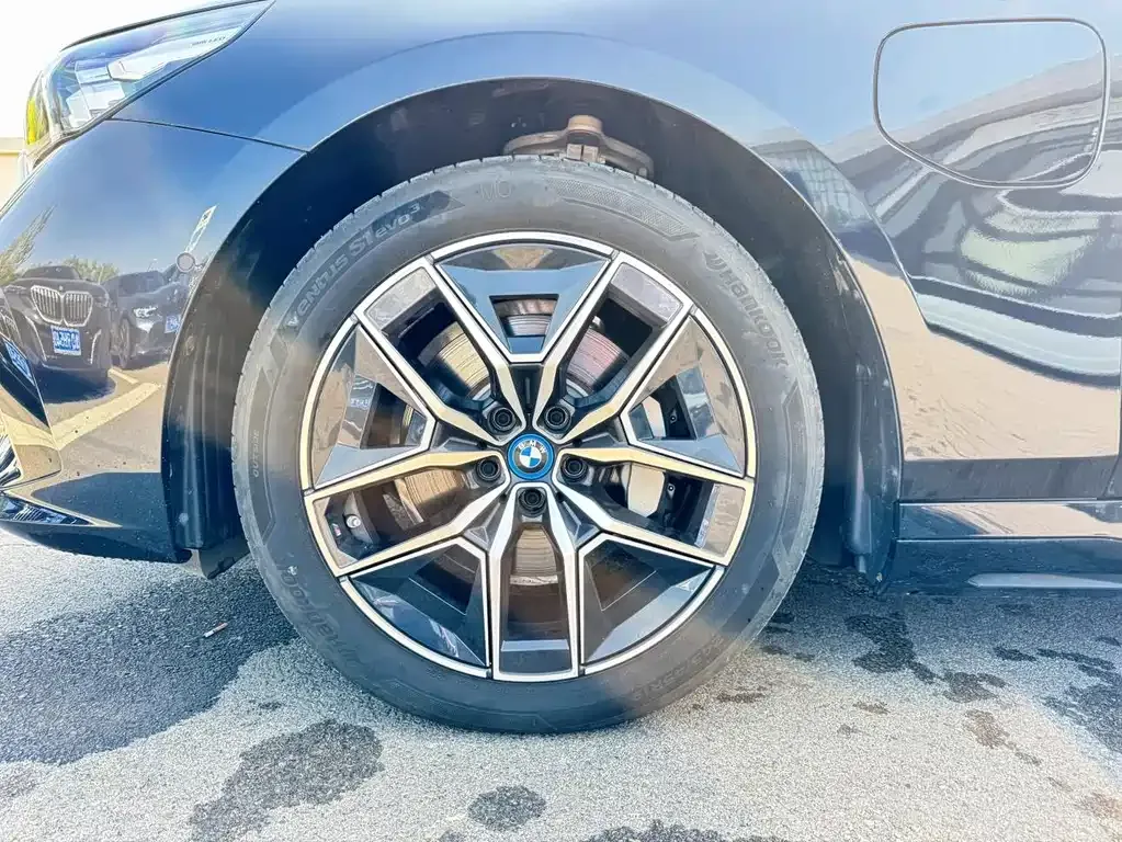 BMW i5 — фото 9