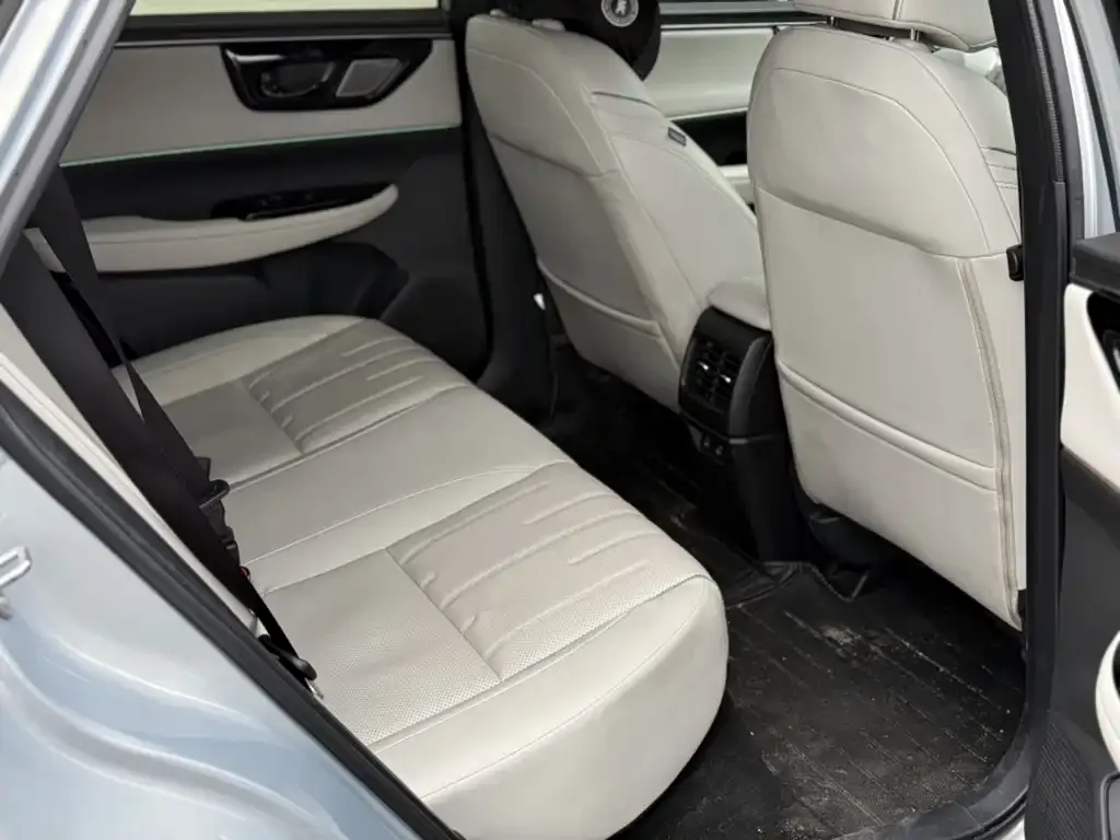 Honda e:NP2 2025 из CN, фото 2